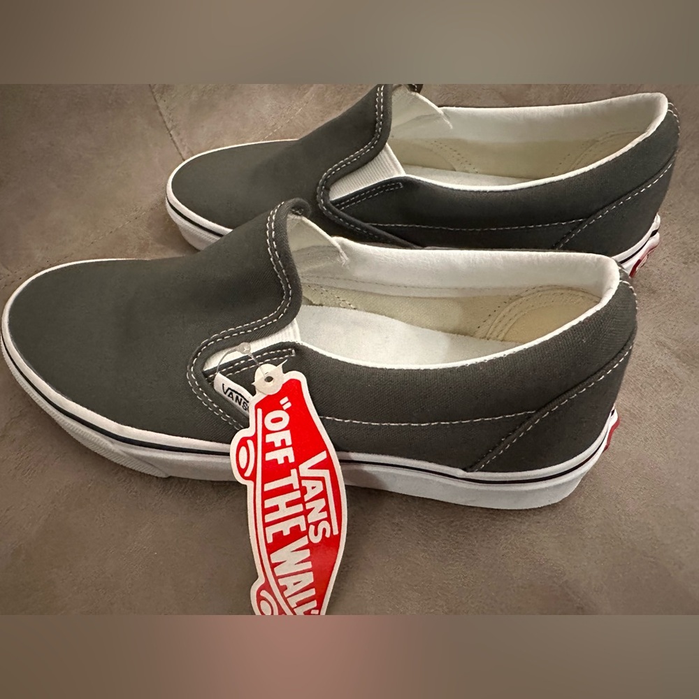Vans Classic Slip-On - Charcoal Grey - NWOB WOMEN’s Size 8.5 / MENS 7